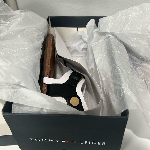 Tommy Hilfiger women’s sandals - Picture 3 of 6